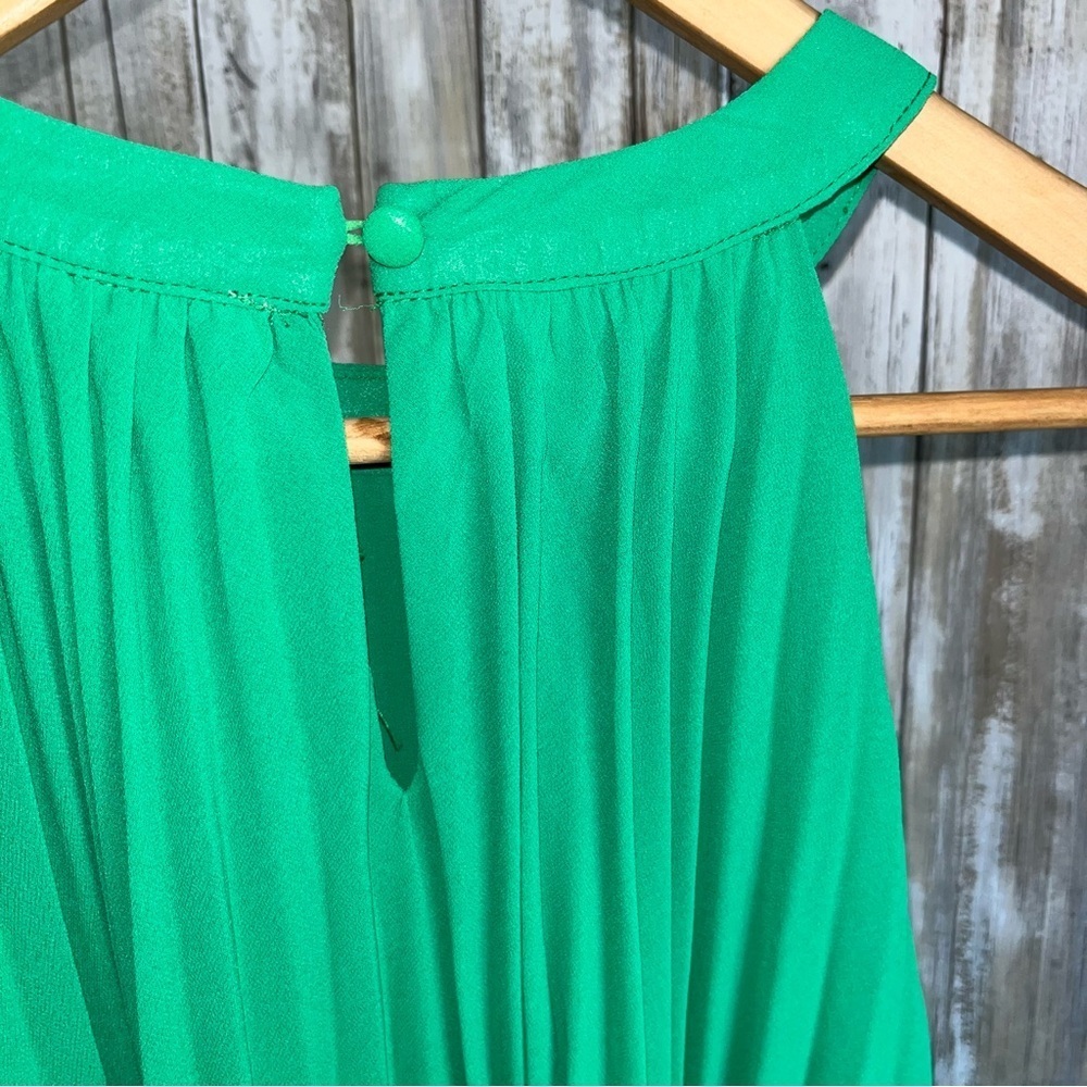 THML Green Accordion High Neck Sleeveless Blouse - Picture 5 of 6